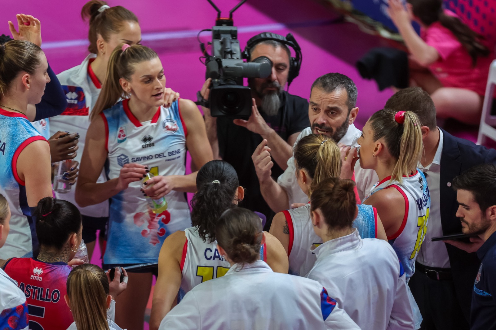 Ci fermiamo al tie break! Sconfitta 3-2 in casa di Novara